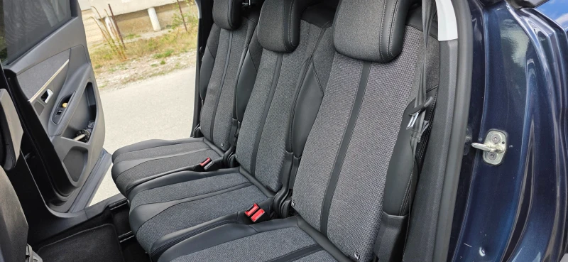 Peugeot 5008 2.0 HDI 177 к.с. ЕАТ8 Allure, снимка 11 - Автомобили и джипове - 52282511