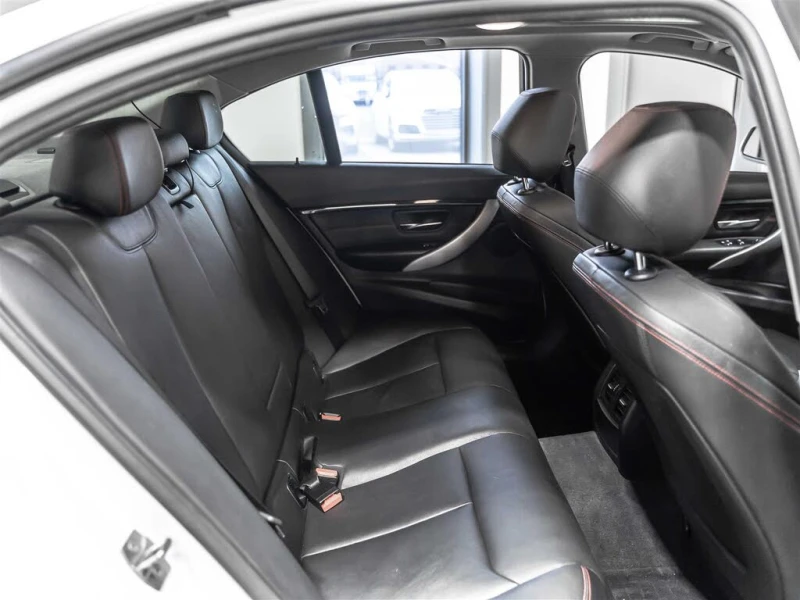 BMW 320 * АВТО КРЕДИТ* ЦЕНА ДО БГ * Сервизна история * , снимка 16 - Автомобили и джипове - 52476645