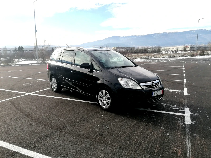 Opel Zafira 2.2 бензин. 6+ 1 cosmo
