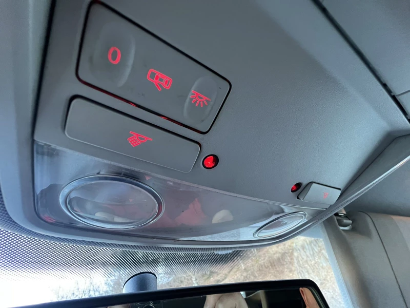 VW Golf, снимка 11 - Автомобили и джипове - 53061525