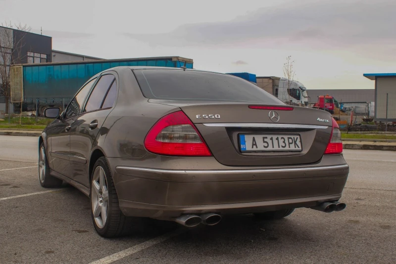 Mercedes-Benz E 500 4 matic. С газ, снимка 2 - Автомобили и джипове - 53067434