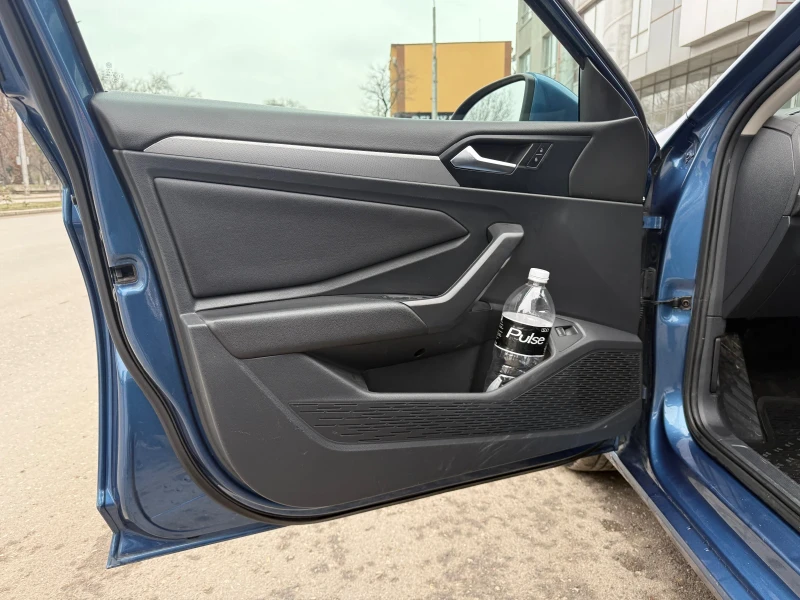 VW Jetta * AUTOMAT* CarPlay* AndroidAuto* Lizing* ТОП Състо, снимка 7 - Автомобили и джипове - 53454314