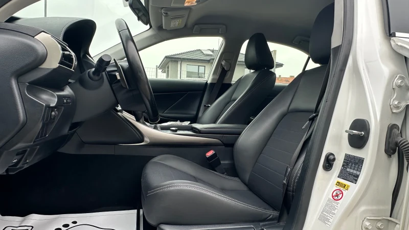 Lexus IS 300 2.5 HYBRID, снимка 8 - Автомобили и джипове - 53459750