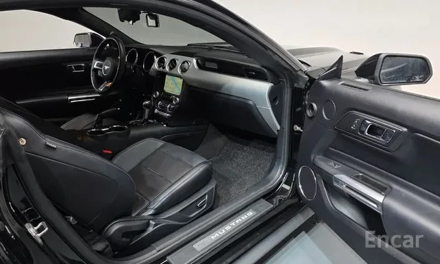 Ford Mustang 5.0 GT Coupe , снимка 11 - Автомобили и джипове - 56223054