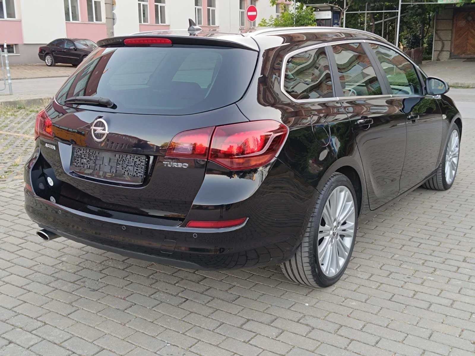 Opel Astra 1.6 Turbo /Navi/Xenon/Recaro/Swiss - изображение 4
