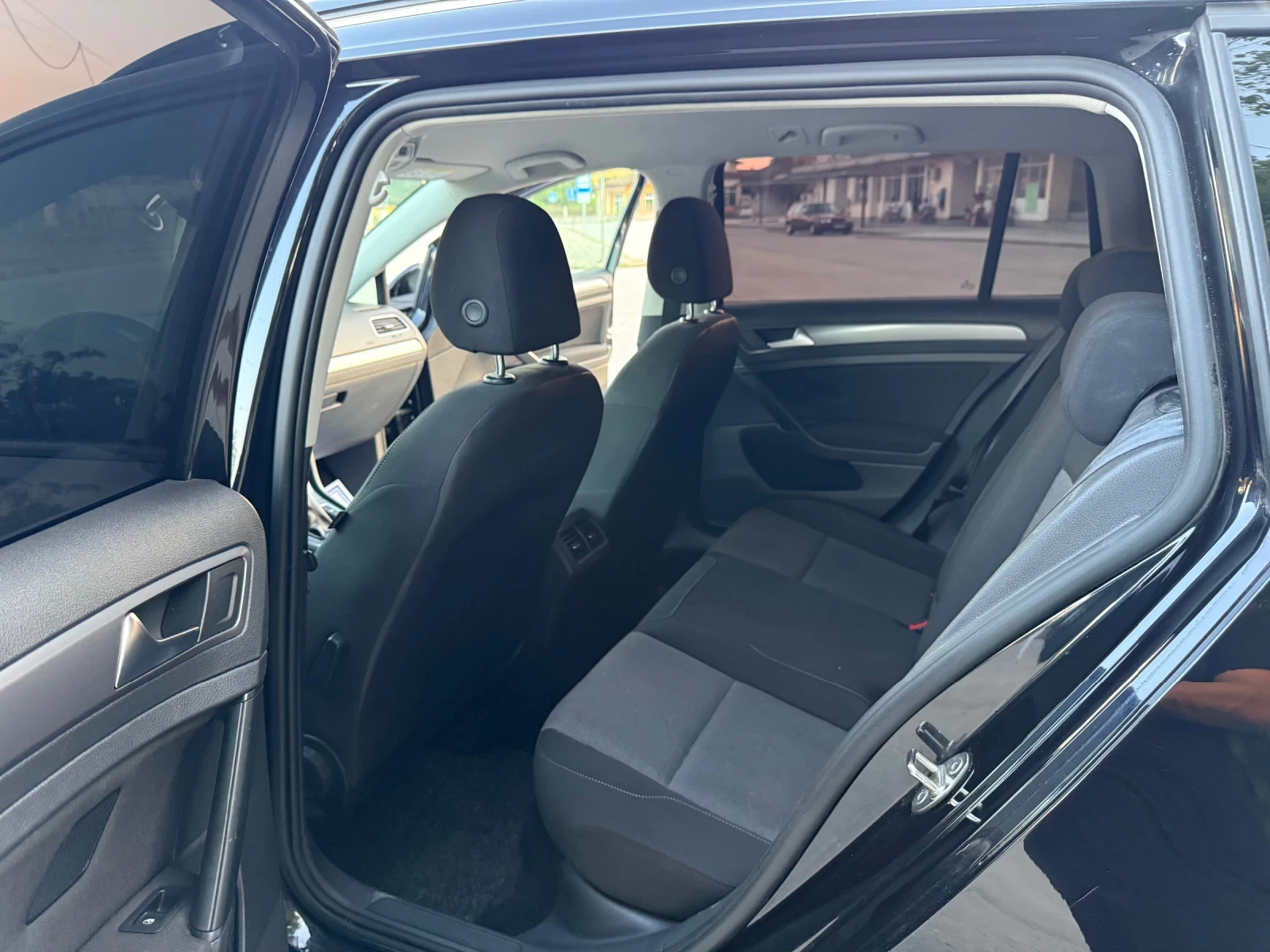 VW Golf 1.6TDI - изображение 9