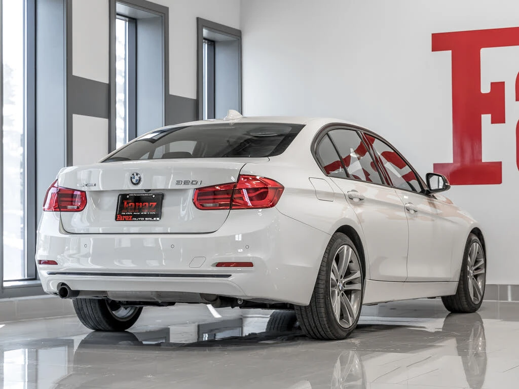 BMW 320 * АВТО КРЕДИТ* ЦЕНА ДО БГ * Сервизна история *  - изображение 3