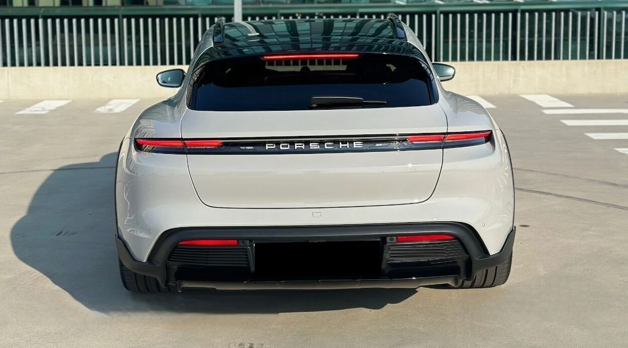 Porsche Taycan 4 Cross Turismo - изображение 3