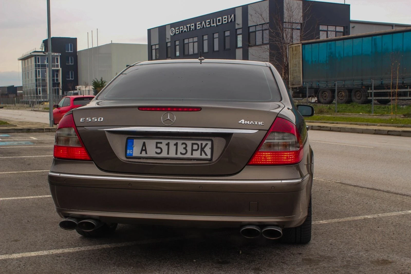 Mercedes-Benz E 500 4 matic. С газ - изображение 4
