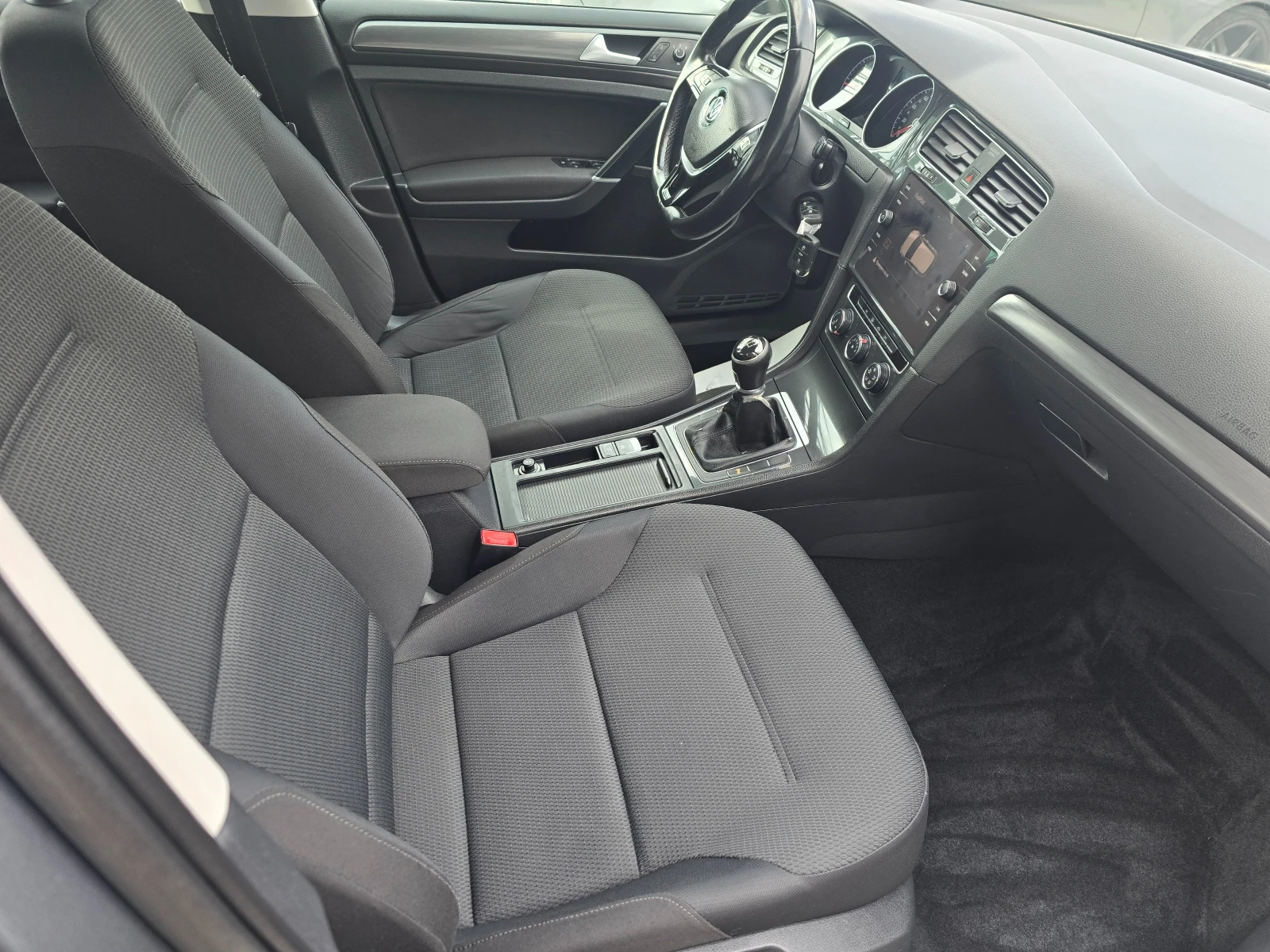 VW Golf 7.5= 1.6TDi, снимка 9 - Автомобили и джипове - 54140464