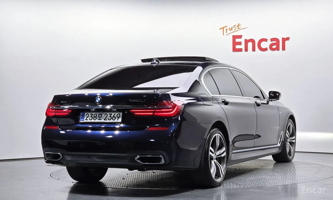 BMW 740 XDRIVE* МПАКЕТ* RECARO* КАМЕРИ* 360* HARMAN* KARDO, снимка 3 - Автомобили и джипове - 54205781