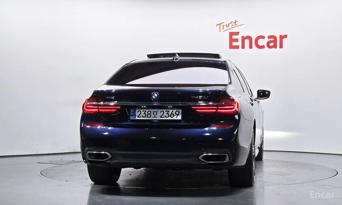 BMW 740 XDRIVE* МПАКЕТ* RECARO* КАМЕРИ* 360* HARMAN* KARDO, снимка 4 - Автомобили и джипове - 54205781