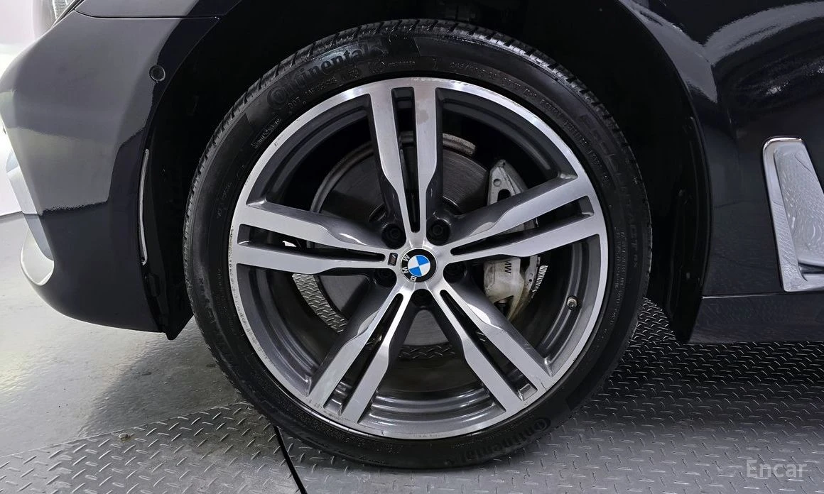 BMW 740 XDRIVE* МПАКЕТ* RECARO* КАМЕРИ* 360* HARMAN* KARDO, снимка 14 - Автомобили и джипове - 54205781