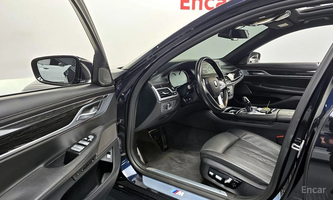 BMW 740 XDRIVE* МПАКЕТ* RECARO* КАМЕРИ* 360* HARMAN* KARDO, снимка 7 - Автомобили и джипове - 54205781