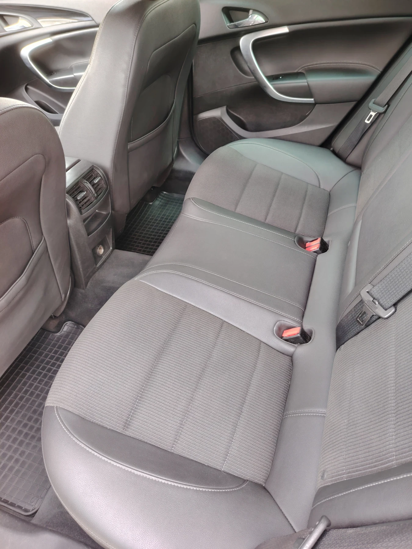 Opel Insignia 2.0 CDTI/Cosmo, снимка 9 - Автомобили и джипове - 54233471