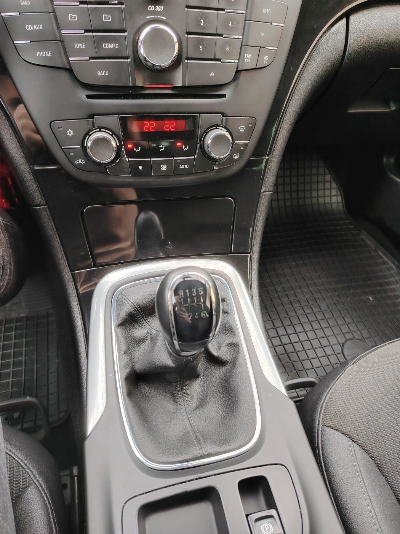 Opel Insignia 2.0 CDTI/Cosmo, снимка 13 - Автомобили и джипове - 54233471