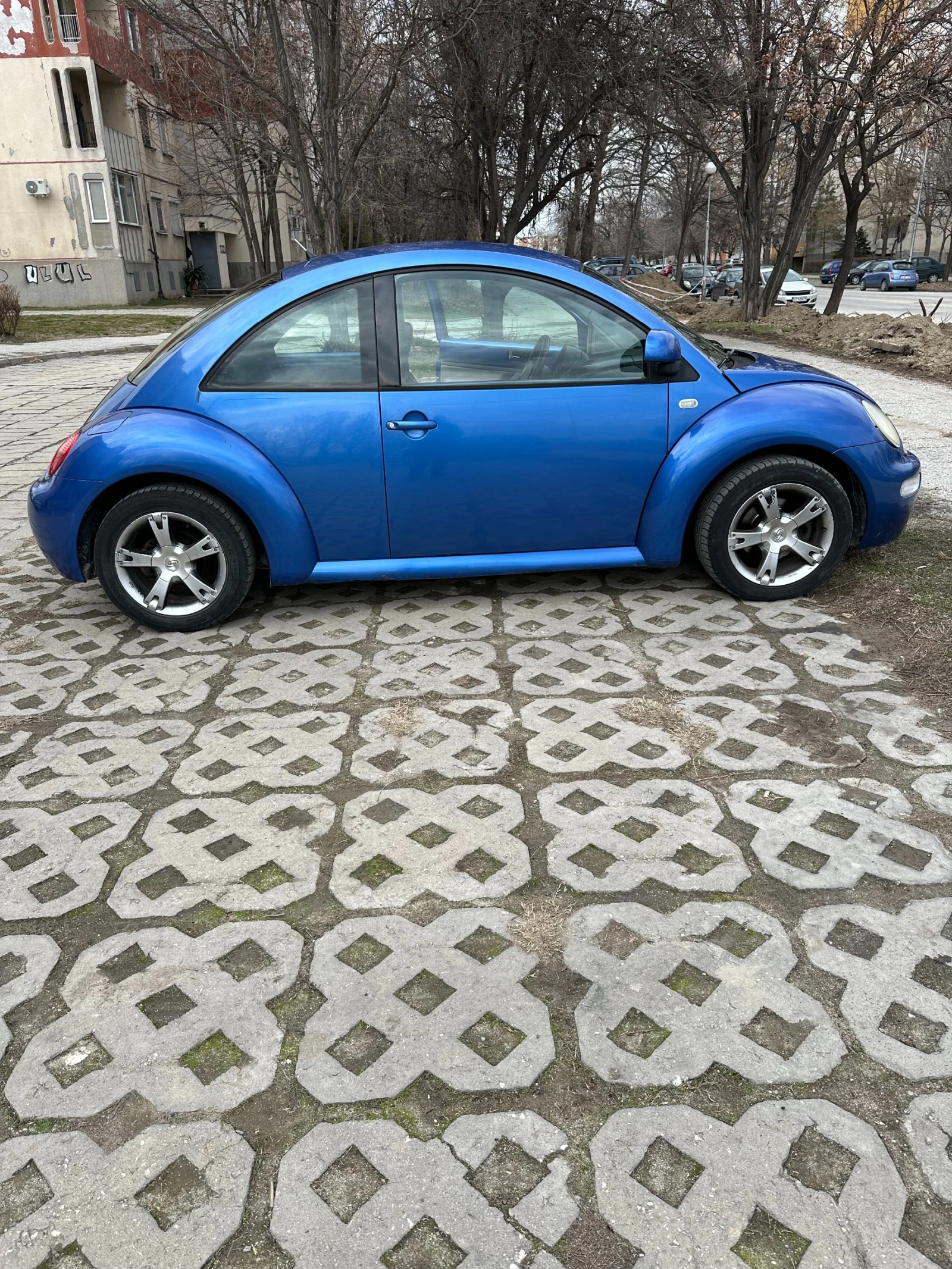VW New beetle, снимка 3 - Автомобили и джипове - 54911255