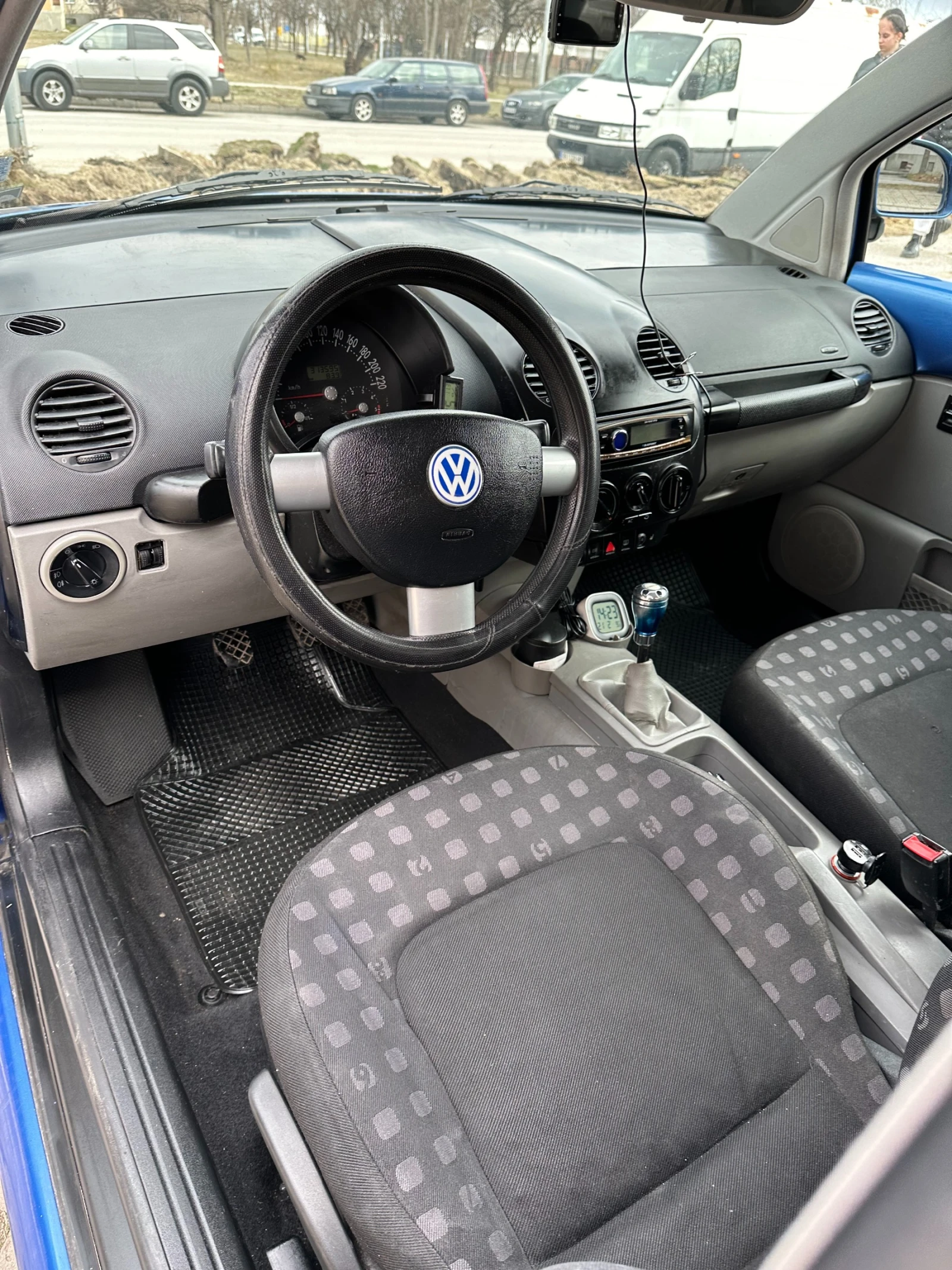 VW New beetle, снимка 4 - Автомобили и джипове - 54911255