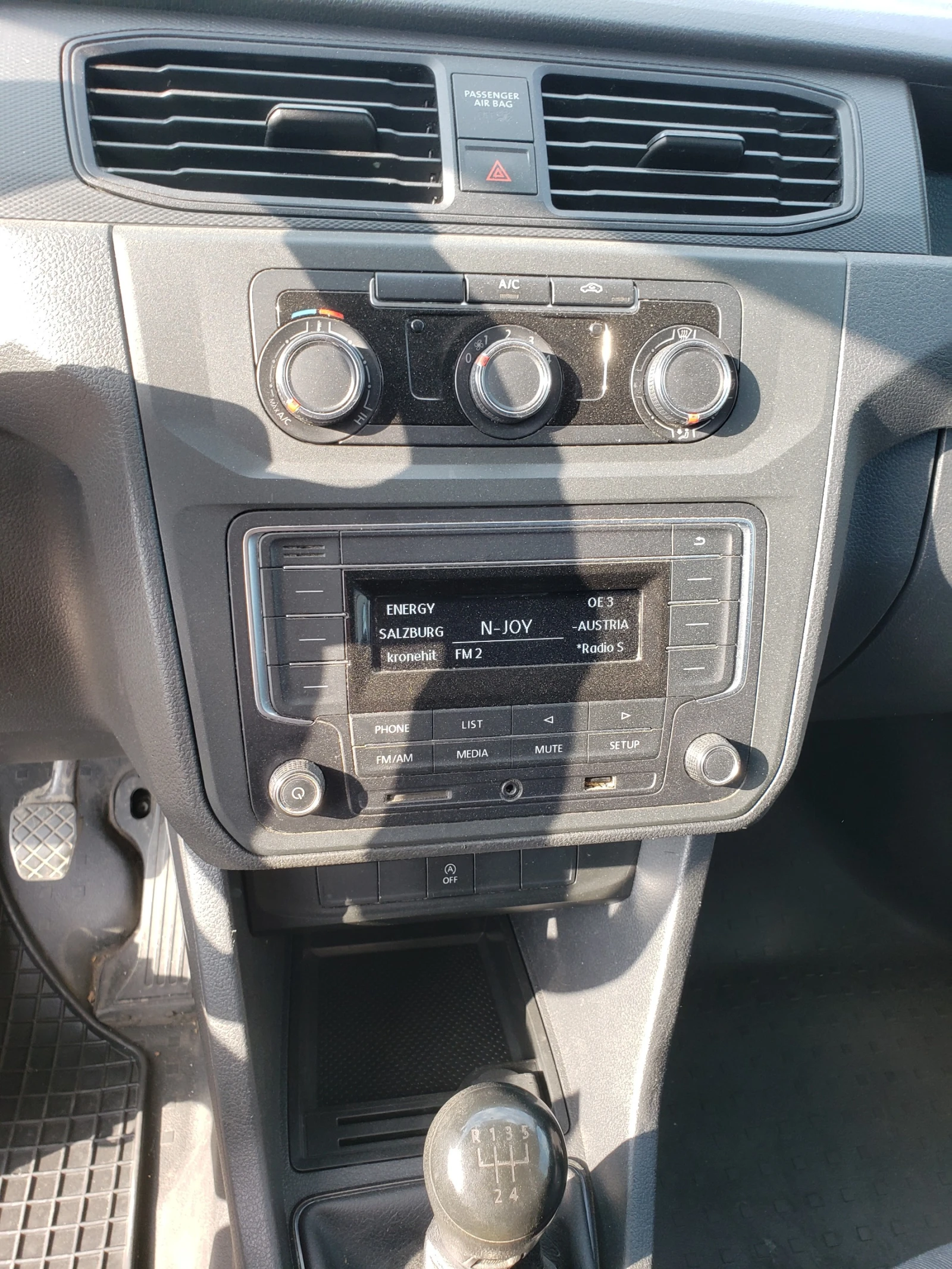 VW Caddy 2.0 TDI MAXI, снимка 8 - Автомобили и джипове - 54993439