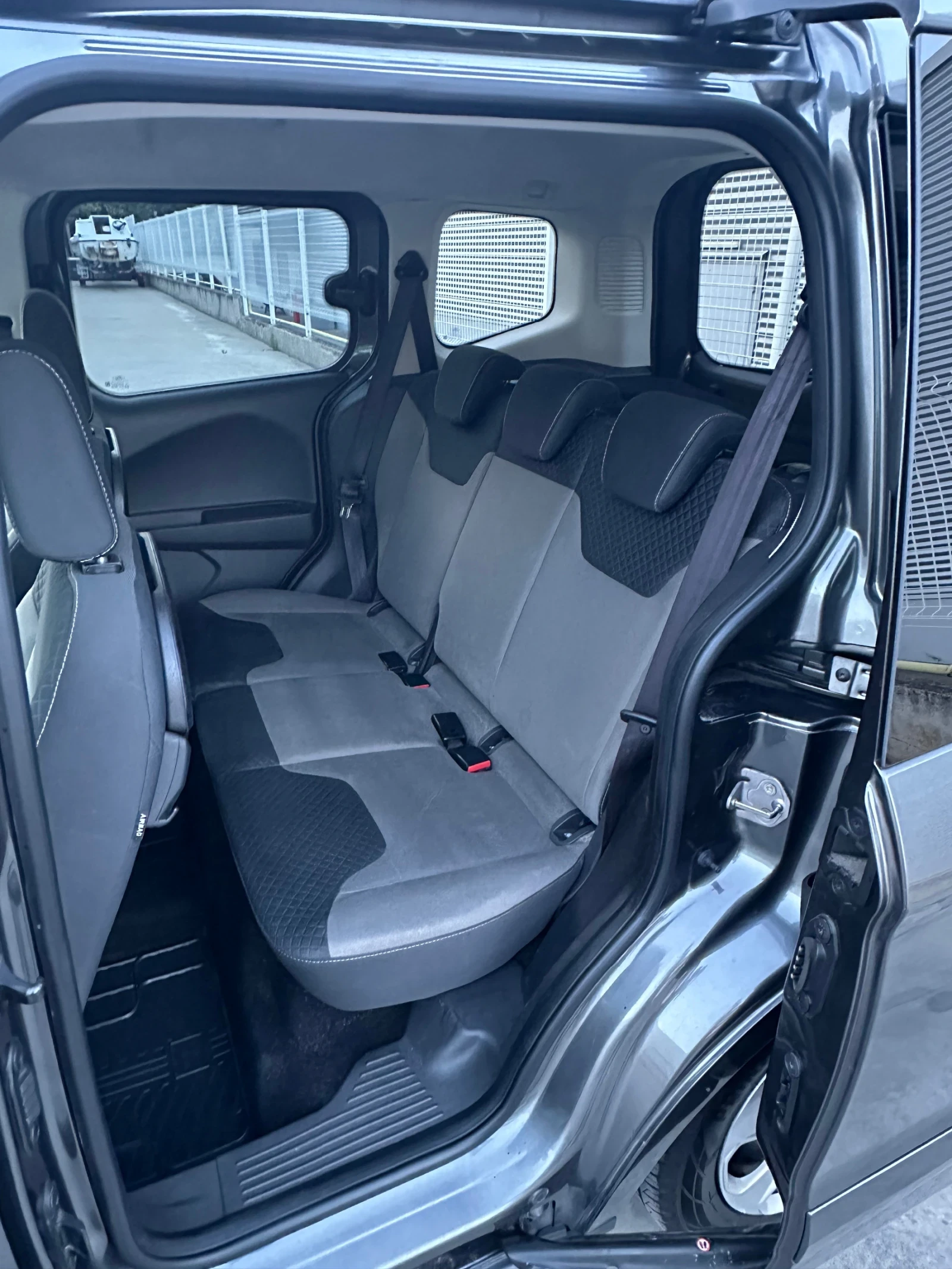 Ford Courier Tourneo Courier , Connect , снимка 15 - Автомобили и джипове - 55019481