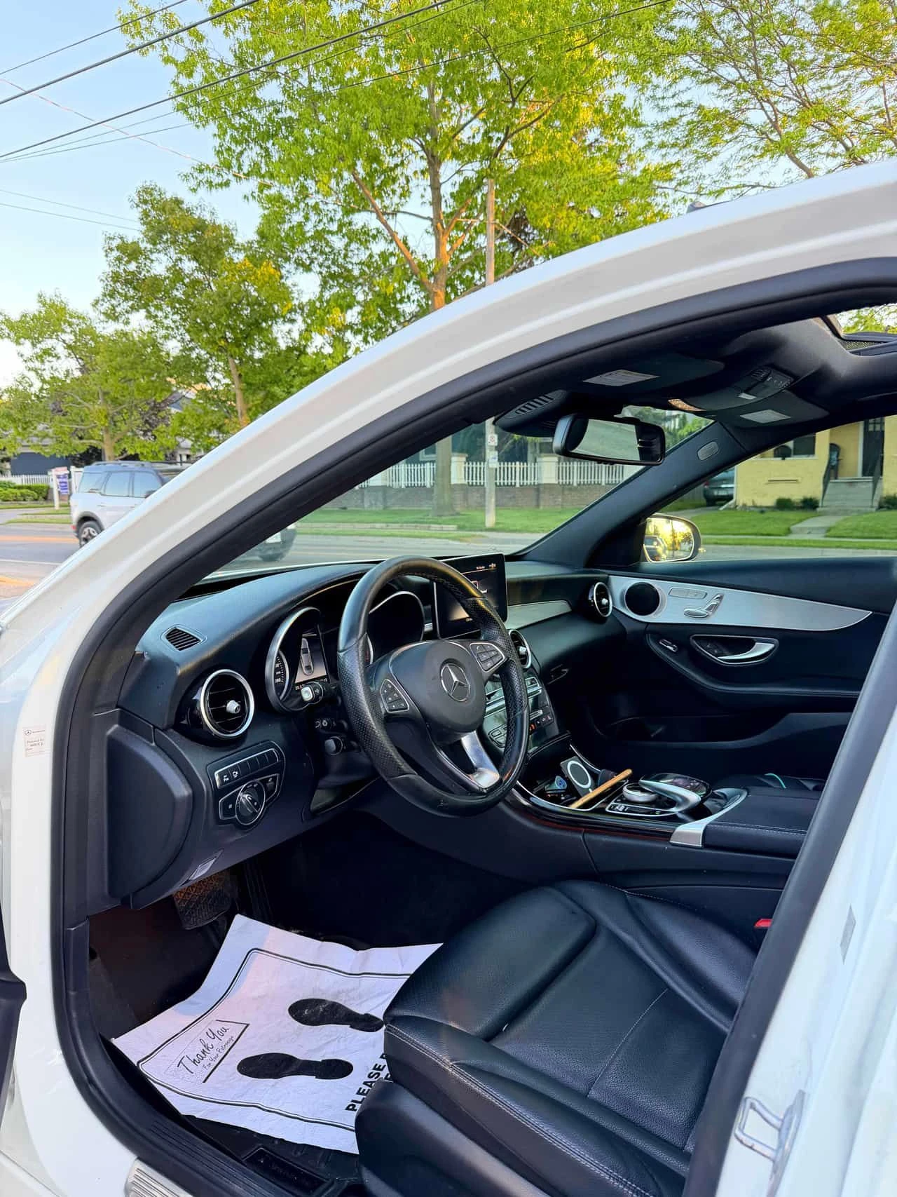 Mercedes-Benz C 300 4MATIC * AMG PACK* 360 КАМЕРА* ПАНОРАМА* , снимка 9 - Автомобили и джипове - 55167330