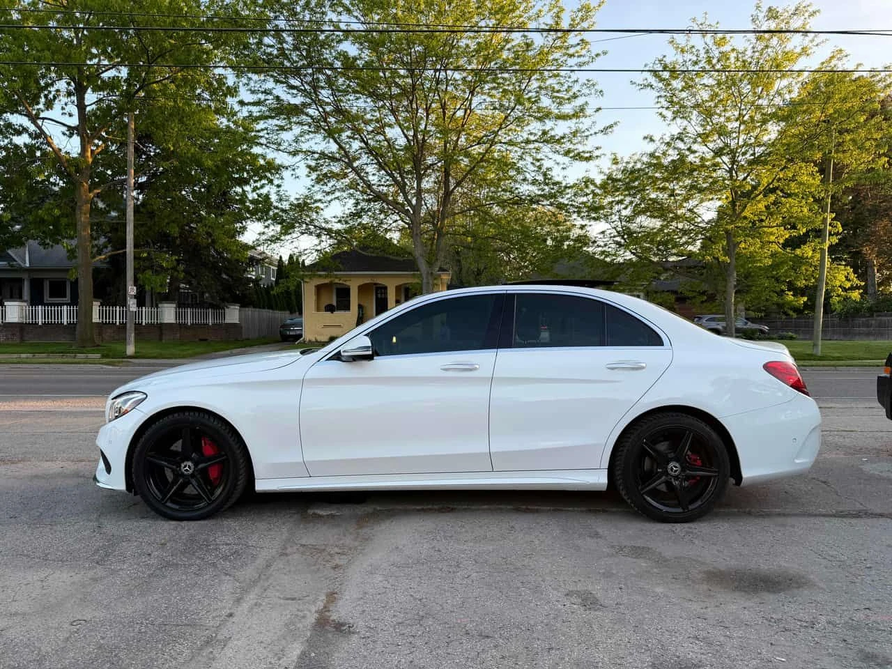 Mercedes-Benz C 300 4MATIC * AMG PACK* 360 КАМЕРА* ПАНОРАМА* , снимка 4 - Автомобили и джипове - 55167330