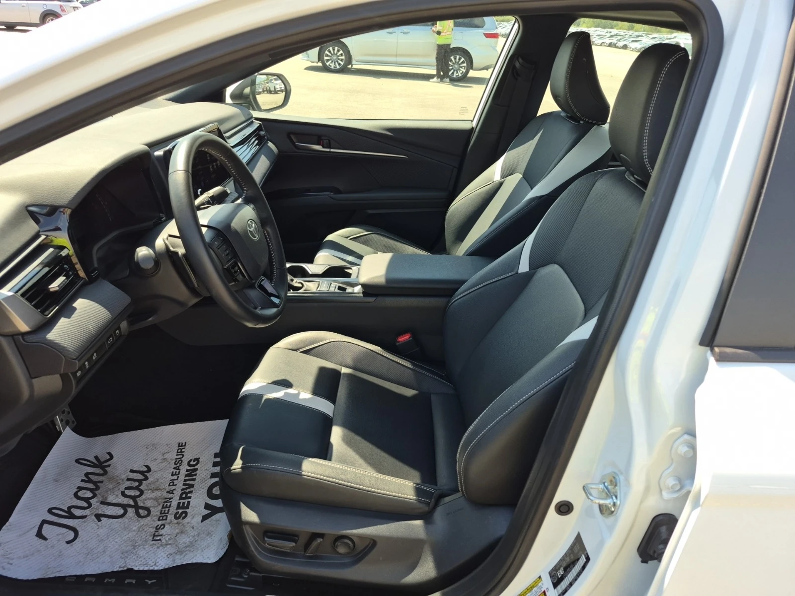 Toyota Camry SE HYBRID * BLIND SPOT * 24K KM * , снимка 6 - Автомобили и джипове - 55206430