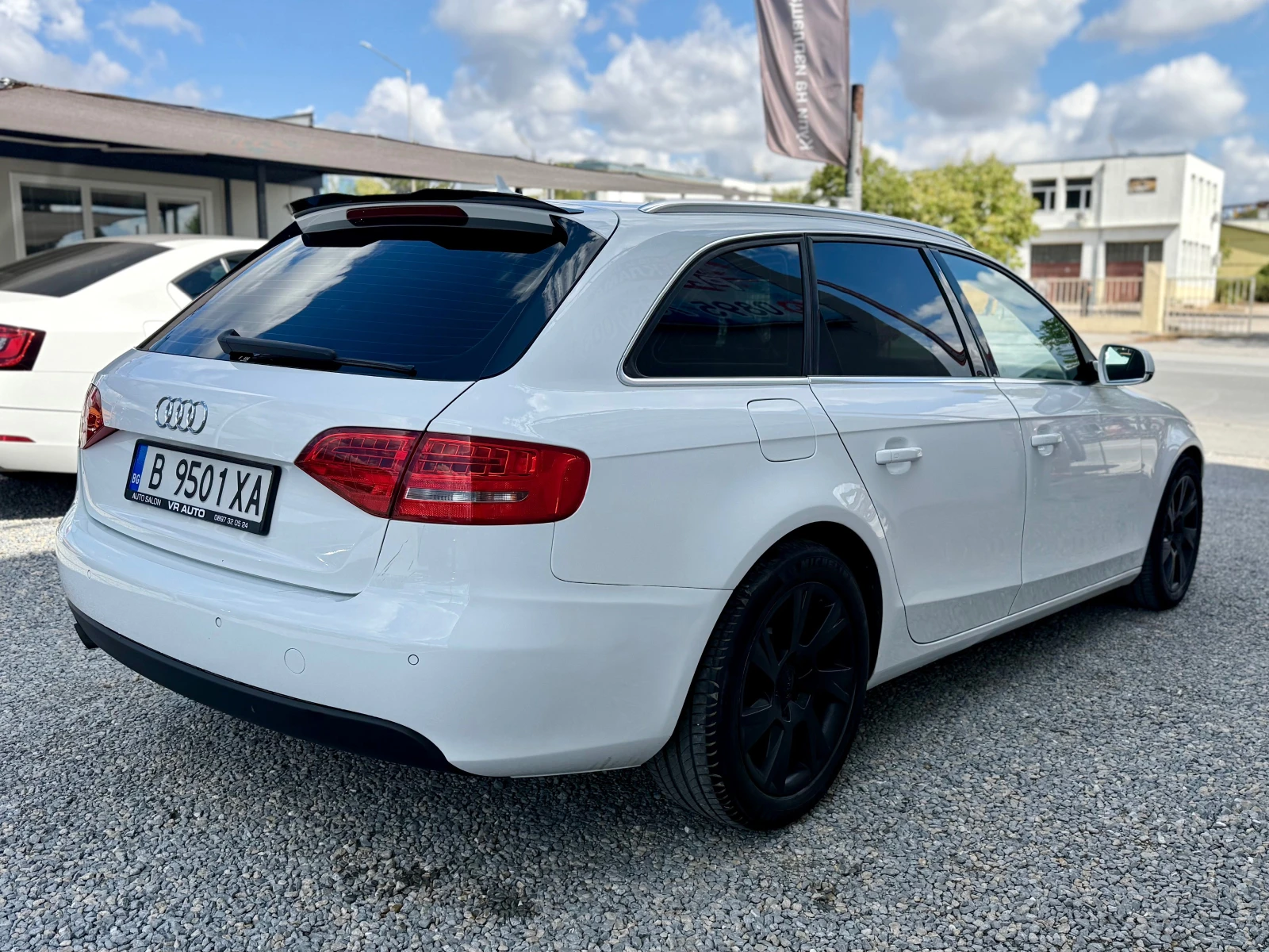 Audi A4 1.8TFSI ПЕРФЕКТНА, снимка 4 - Автомобили и джипове - 56068782