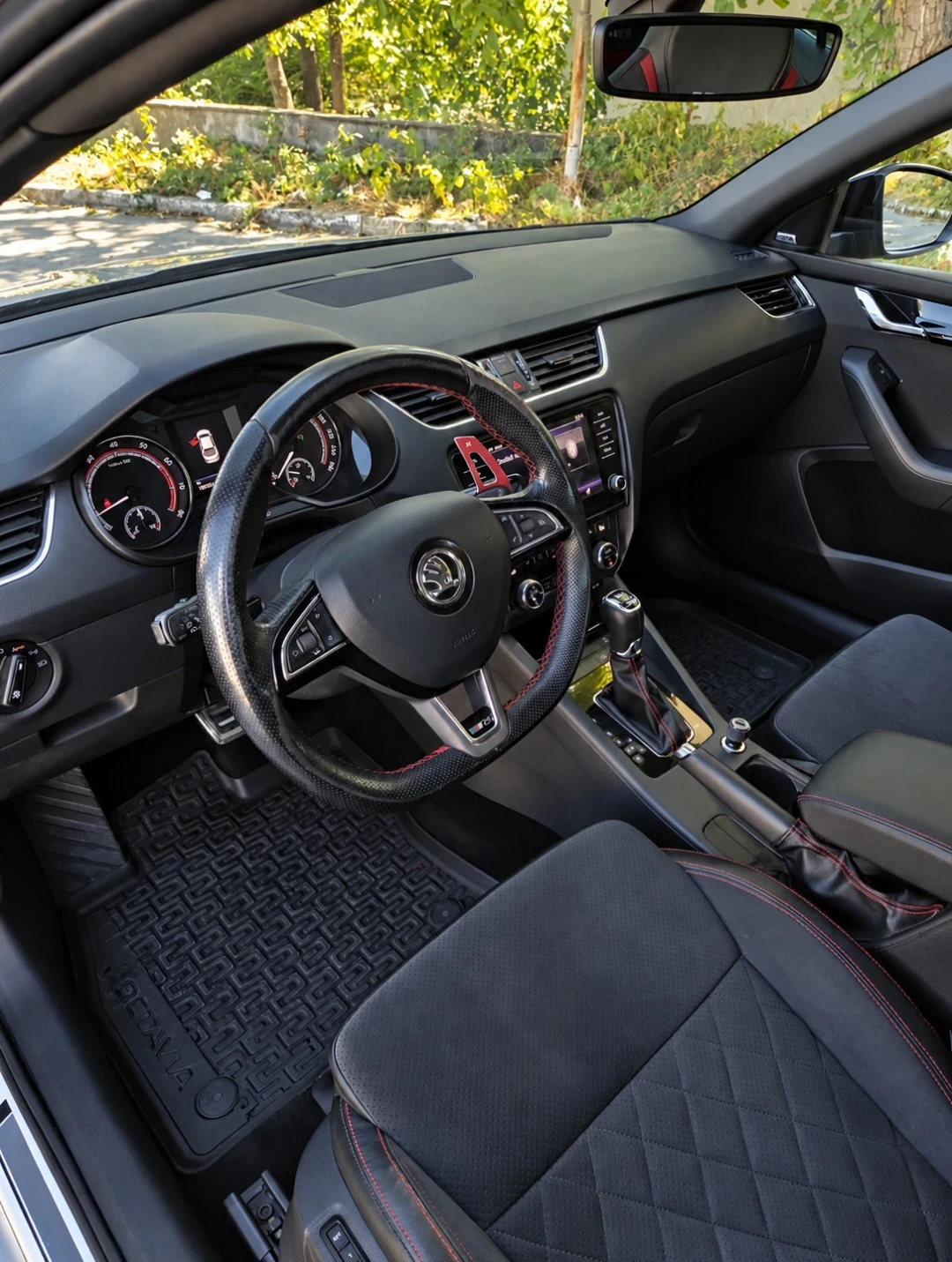 Skoda Octavia VRS 2.0 TSI 245 к.с, снимка 11 - Автомобили и джипове - 56590000