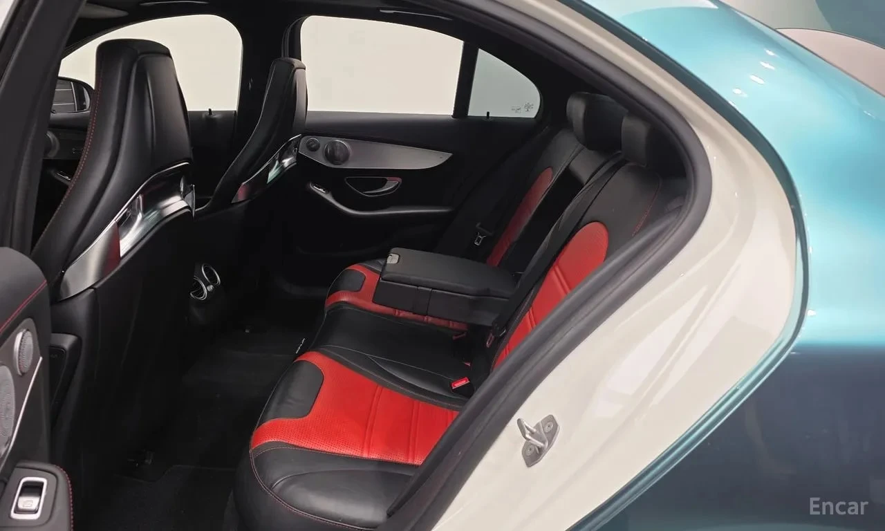 Mercedes-Benz C 63 AMG * HEAD UP* BUCKET SEATS * ФИКСИРАНА ЦЕНА* , снимка 12 - Автомобили и джипове - 56131139