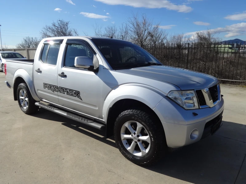 Nissan Navara 2.5TDI, снимка 7 - Автомобили и джипове - 43831967