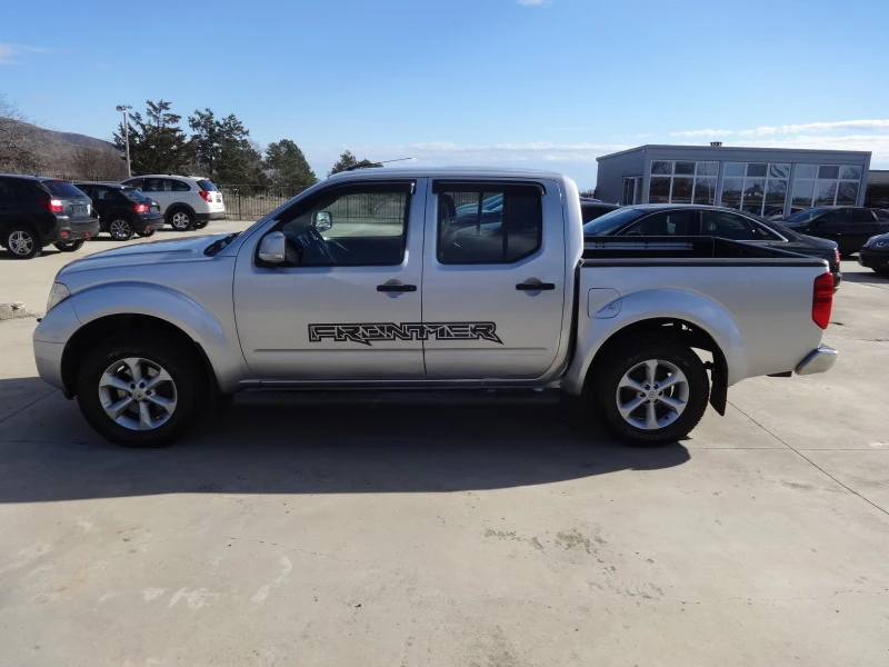 Nissan Navara 2.5TDI, снимка 2 - Автомобили и джипове - 43831967