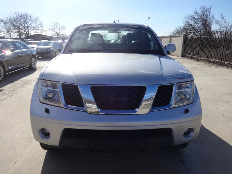 Nissan Navara 2.5TDI, снимка 8 - Автомобили и джипове - 43831967