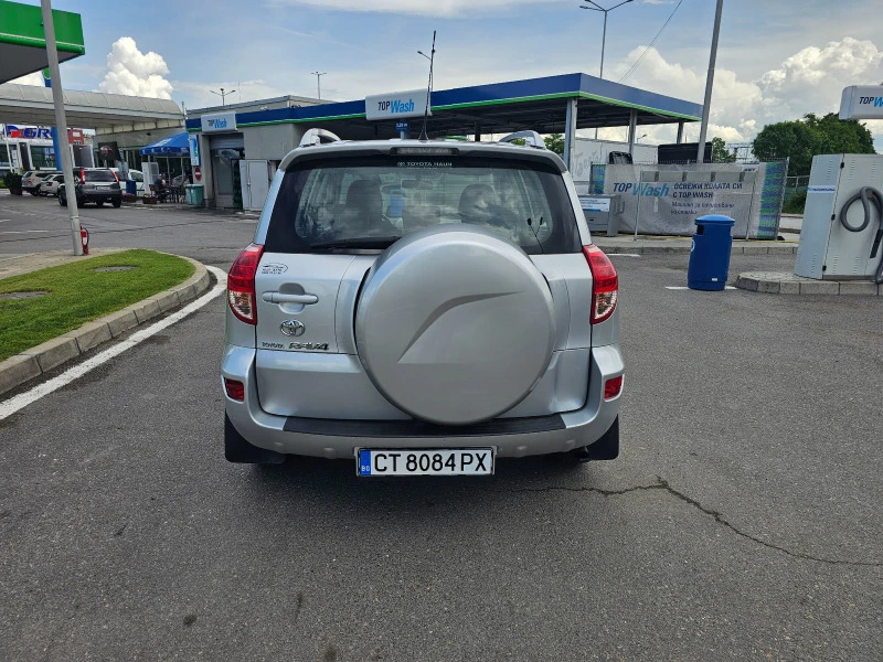 Toyota Rav4 D4-D, снимка 4 - Автомобили и джипове - 47179916