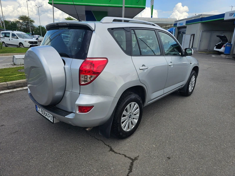 Toyota Rav4 D4-D, снимка 5 - Автомобили и джипове - 47179916