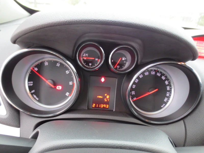 Opel Mokka 1.7 CDTI , снимка 11 - Автомобили и джипове - 52333531