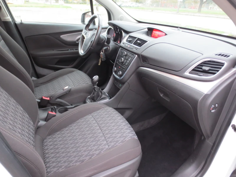 Opel Mokka 1.7 CDTI , снимка 14 - Автомобили и джипове - 52333531