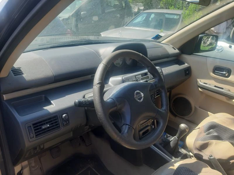 Nissan X-trail 2.0, снимка 8 - Автомобили и джипове - 36580498