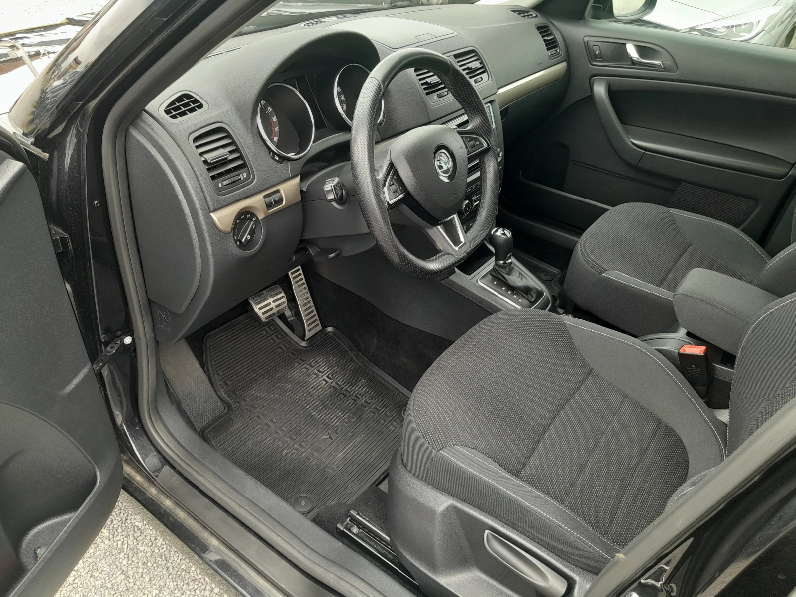 Skoda Yeti 1.6tdi avtomat - изображение 10