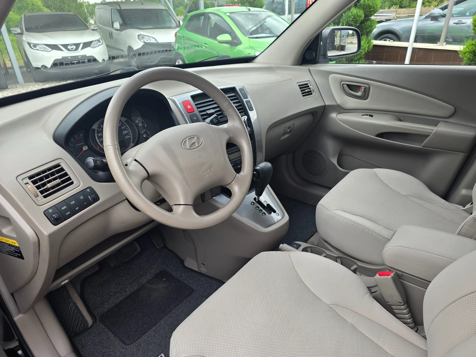 Hyundai Tucson 2.0CRDI 4WD АВТОМАТИК  - изображение 9
