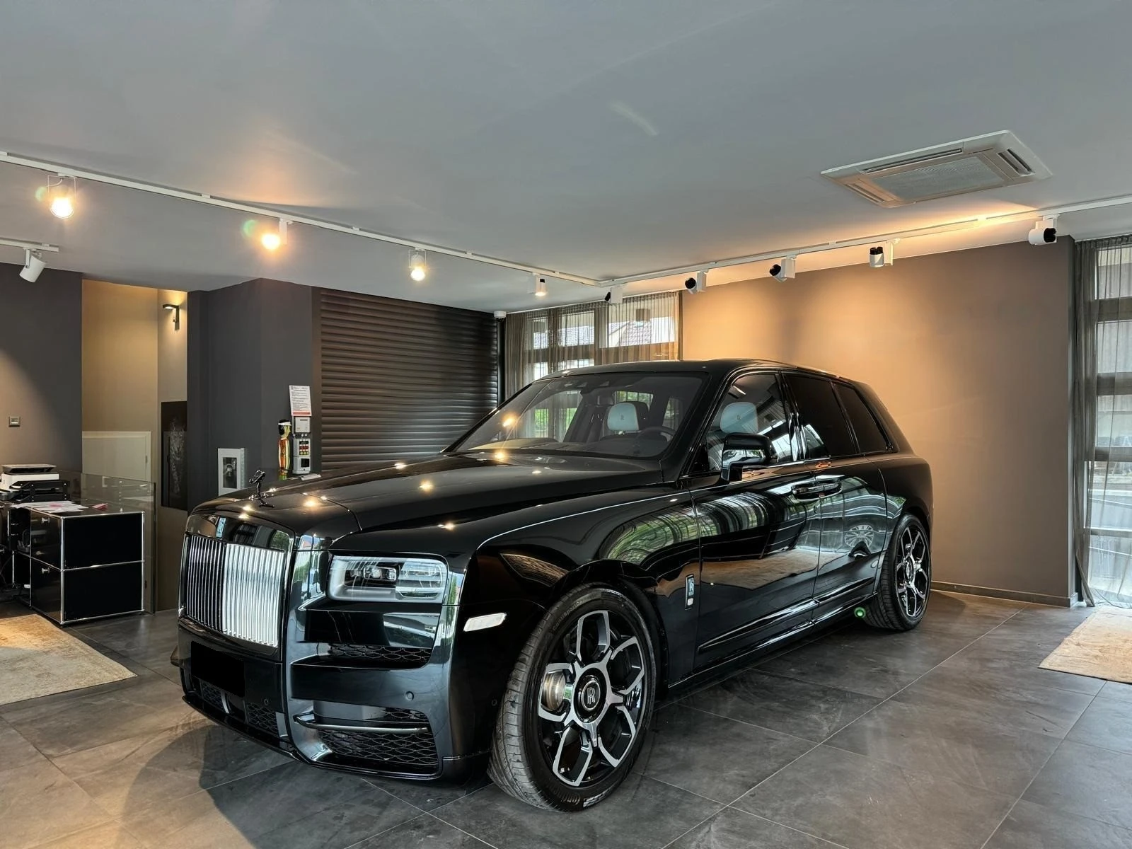 Rolls-Royce Cullinan BLACK BADGE/BESPOKE/SHOOTING STAR/CARBON/ | Mobile.bg � ����������� 2