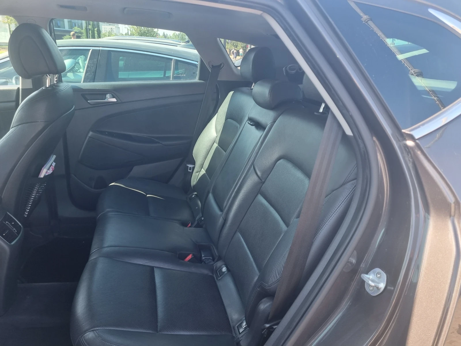Hyundai Tucson, снимка 8 - Автомобили и джипове - 55750834