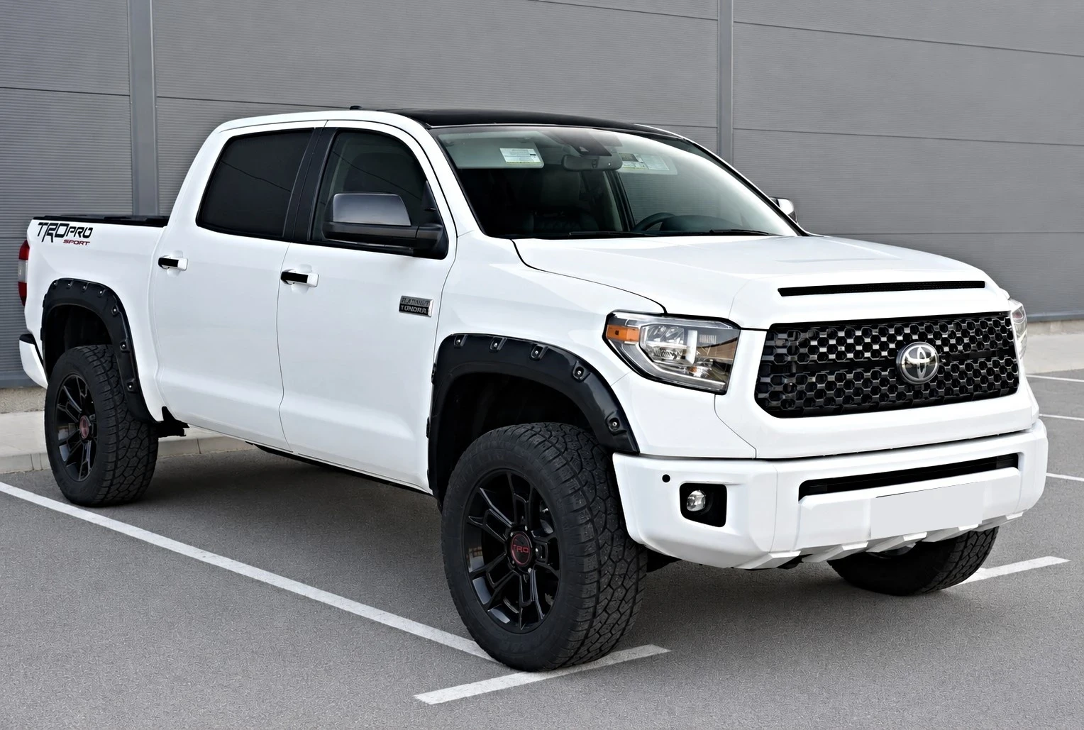 Toyota Tundra 5.7 V8!TRD Pro!Platinum!, снимка 3 - Автомобили и джипове - 56041475