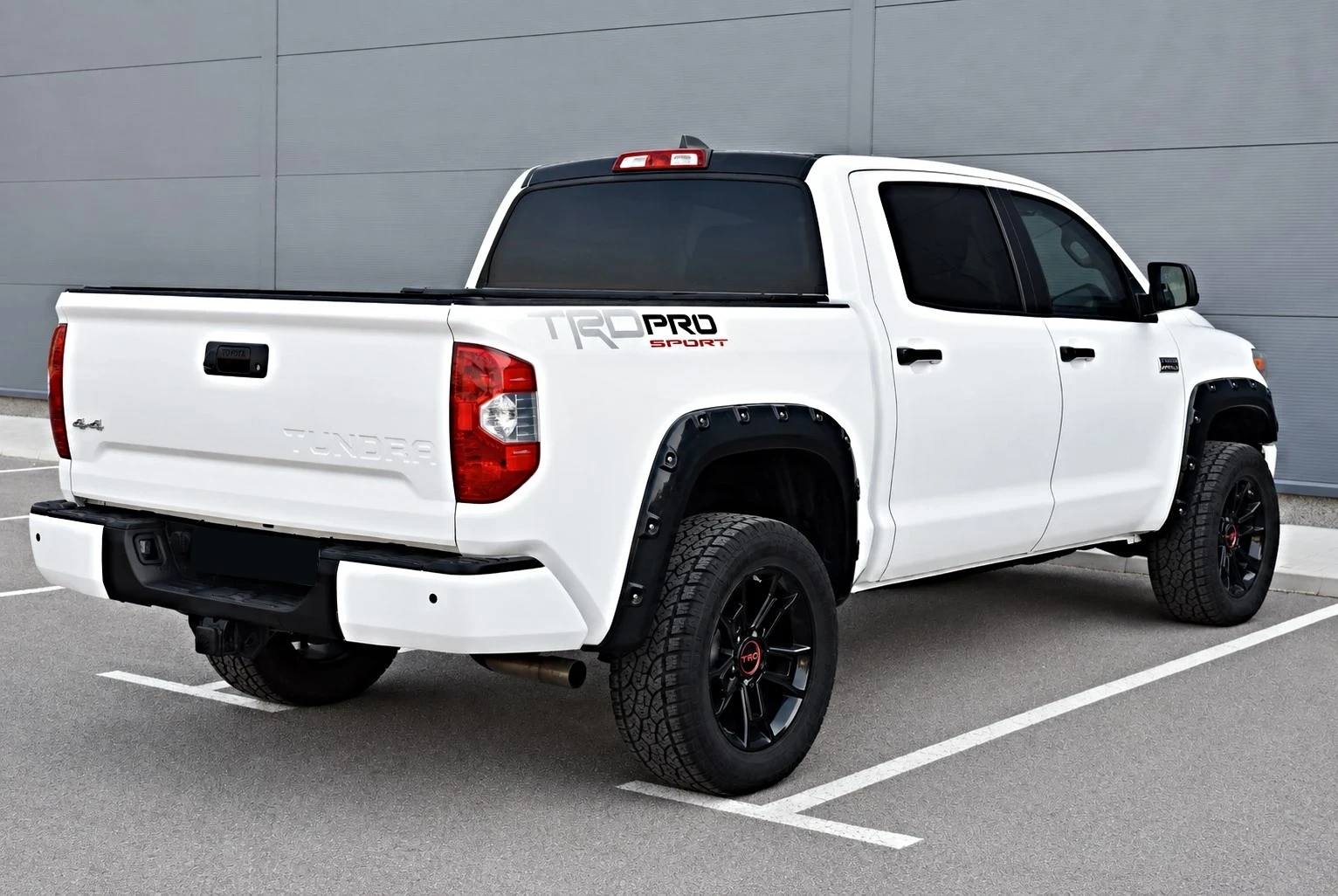 Toyota Tundra 5.7 V8!TRD Pro!Platinum!, снимка 4 - Автомобили и джипове - 56041475