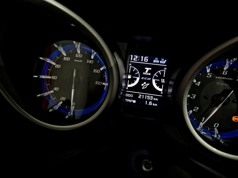 Yamaha T-max 530ie 2018г.!DX!ABS! AKRAPOVIC !, снимка 14 - Мотоциклети и мототехника - 52031397