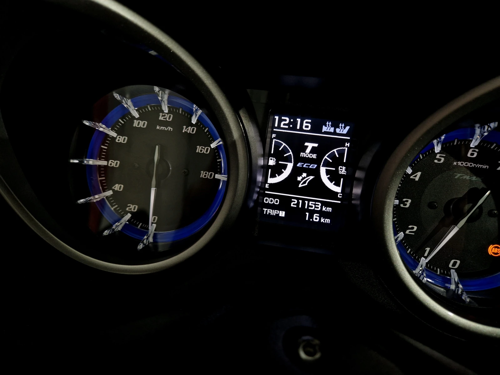 Yamaha T-max 530ie 2018.!DX!ABS! AKRAPOVIC ! | Mobile.bg   14