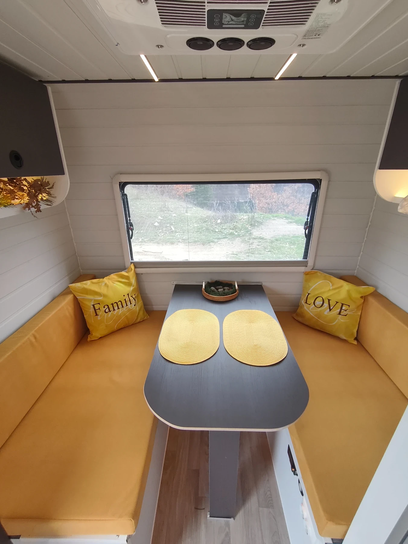 Каравана Други Мини 250 нова с гаранция - изображение 9