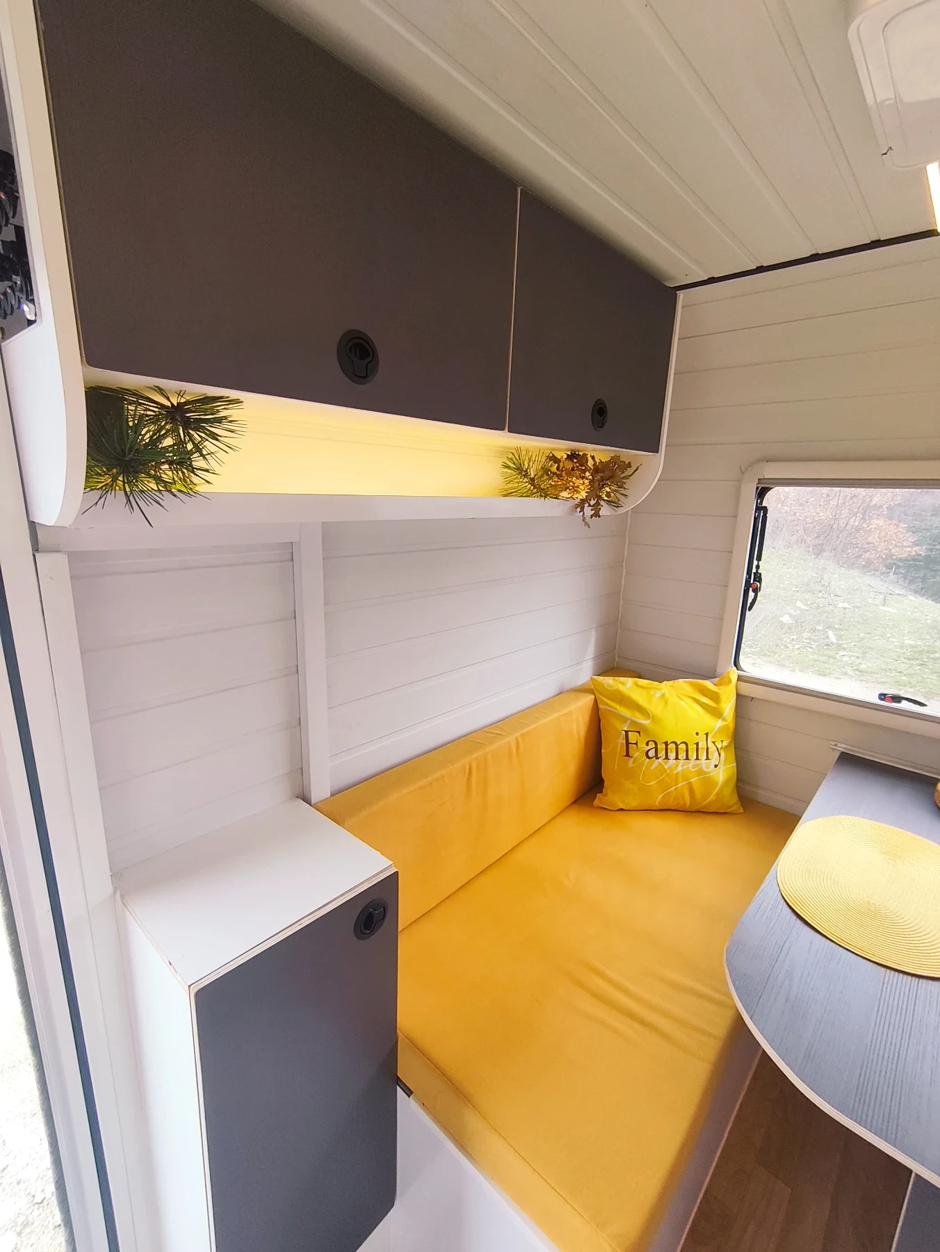 Каравана Други Мини 250 нова с гаранция - изображение 7