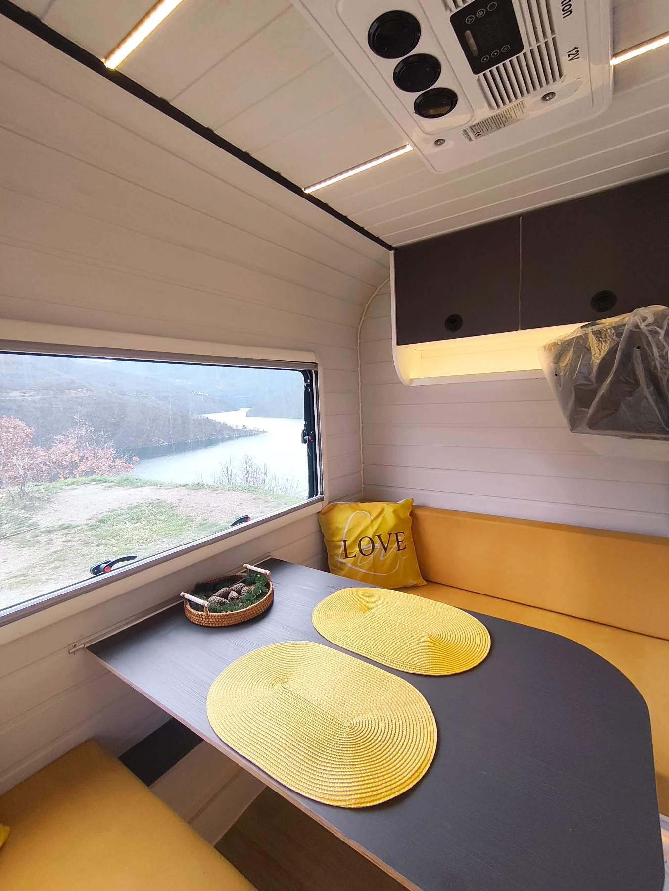 Каравана Други Мини 250 нова с гаранция - изображение 8