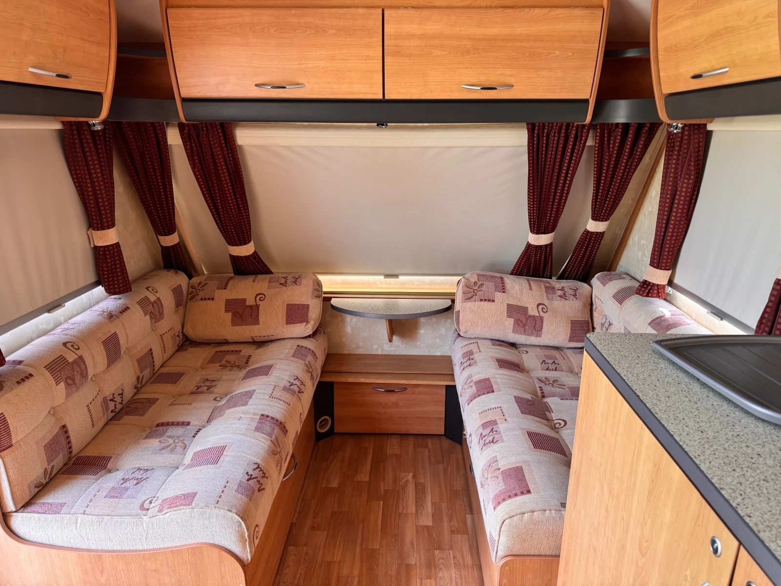 Каравана Swift Ace Jubilee Envoy, снимка 10 - Каравани и кемпери - 55953225